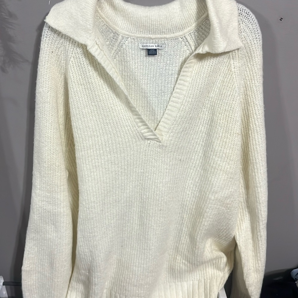 American Eagle Sweater